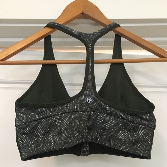 Lululemon Athletica CoolToStreet zip front bra sz4 - Picture 7 of 10